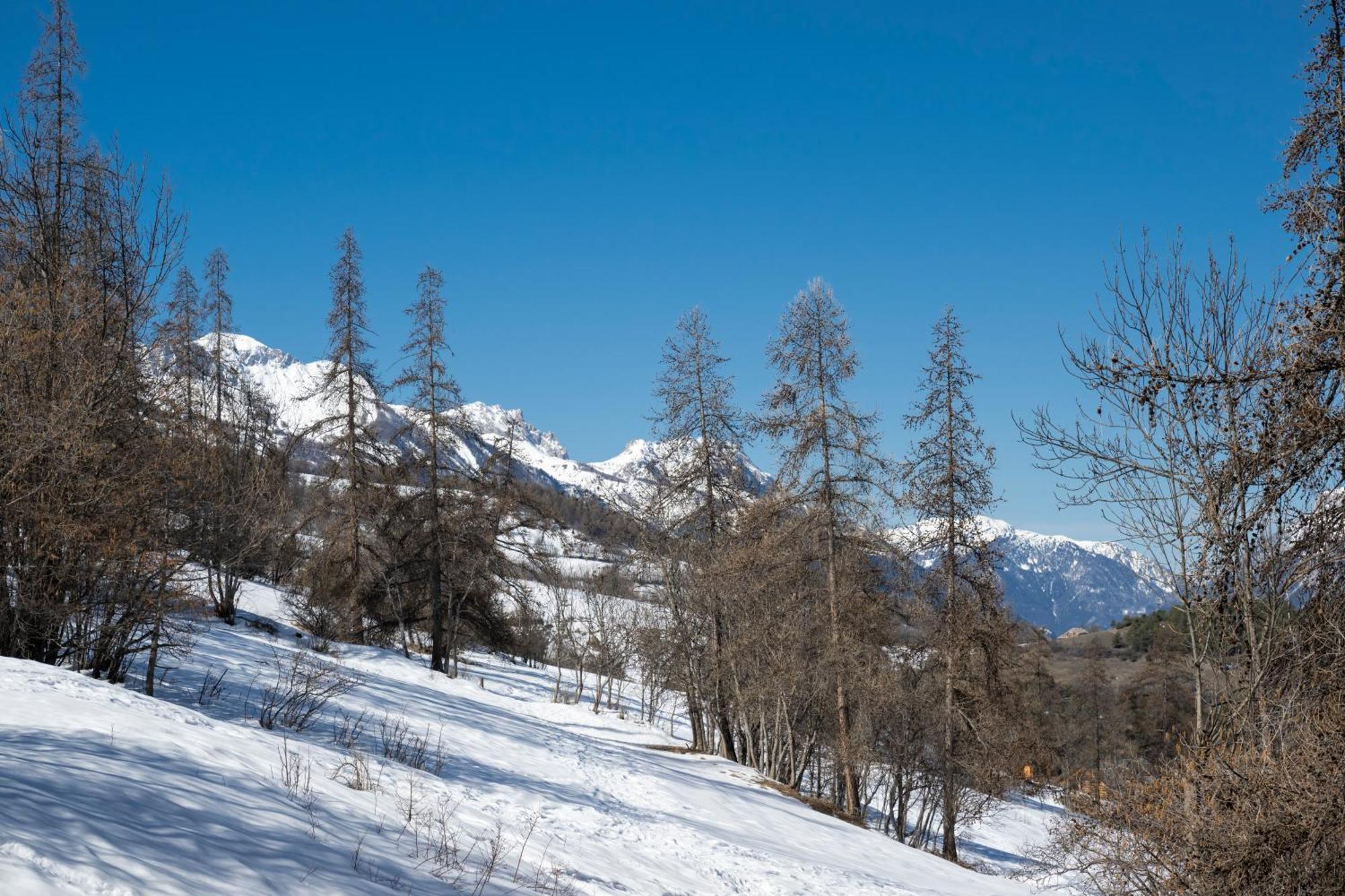 Doux Crepuscule - Au Bord Des Pistes - Parking Enchastrayes Exterior foto